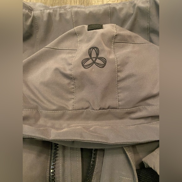 TNA Powder Parka 2XS (Winter Jacket) - Picture 12 of 16
